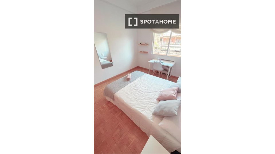 Double room Madrid, 6 beds — photo 7