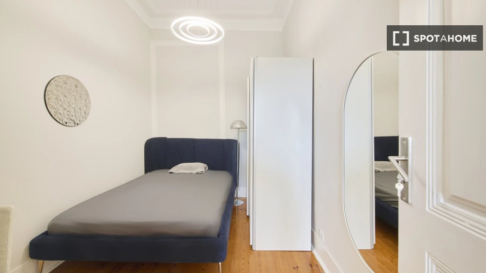 Double room Lisbon, 9 beds — photo 11