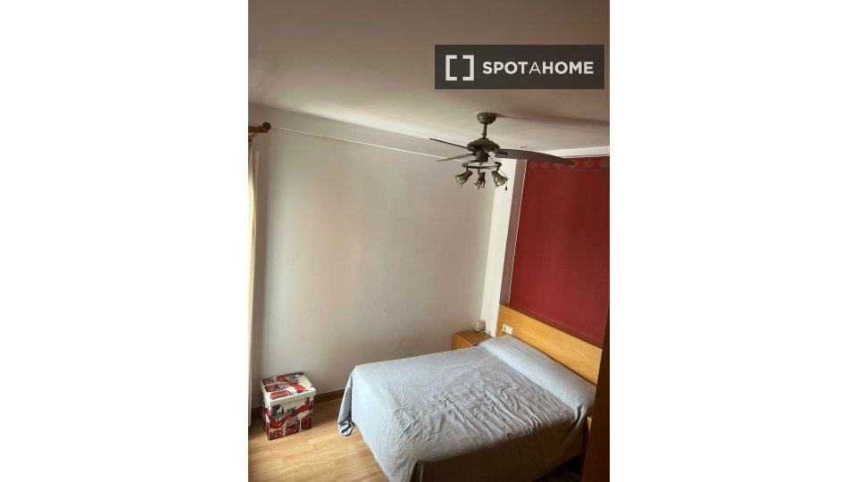 Double room Barcelona, 3 beds, 79m² — photo 19