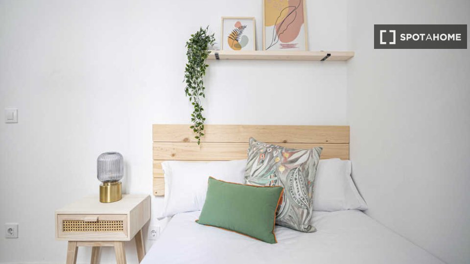 Double room Madrid, 8 beds — photo 120