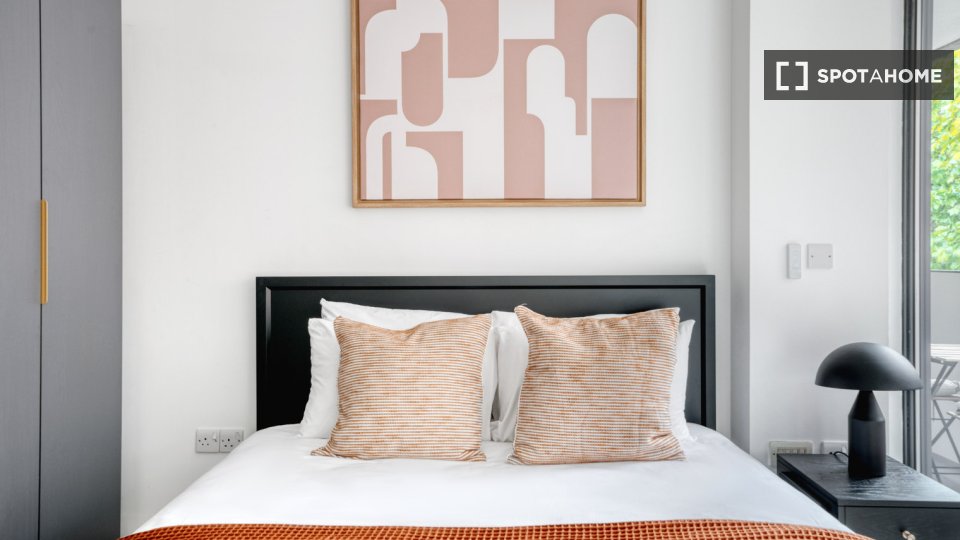Apartment London, 2 beds, 75m² — photo 15