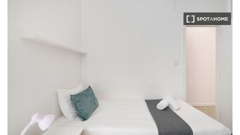Double room Lisbon, 7 beds — photo 14