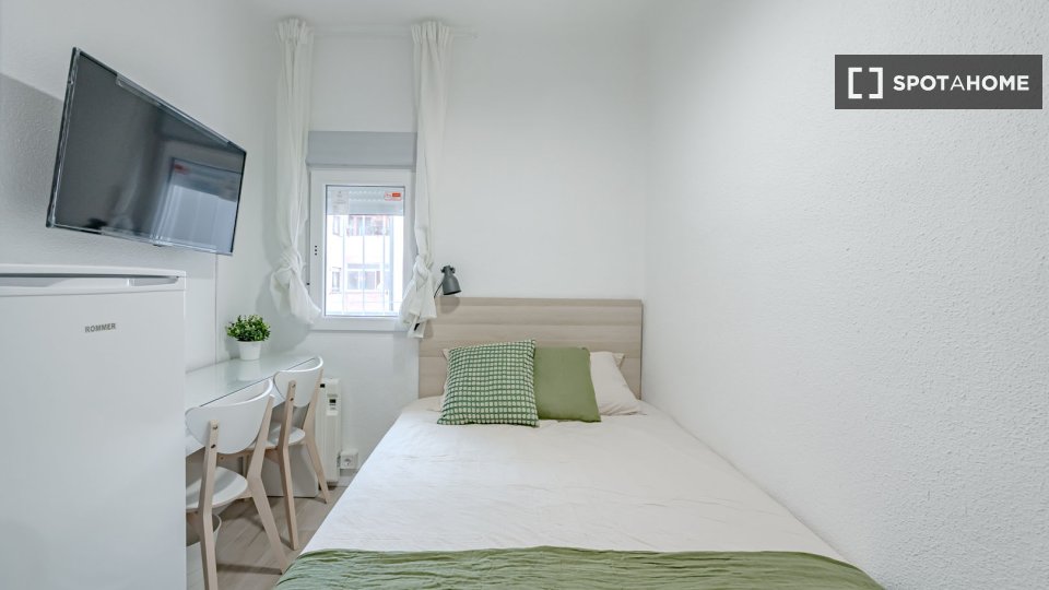 Double room Madrid, 4 beds — photo 4