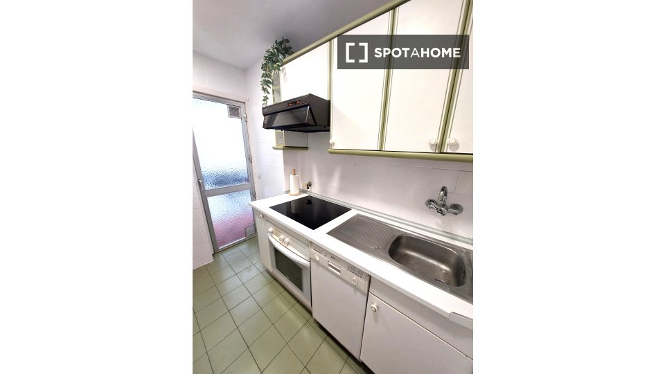 Double room Madrid, 4 beds, 100m² — photo 19