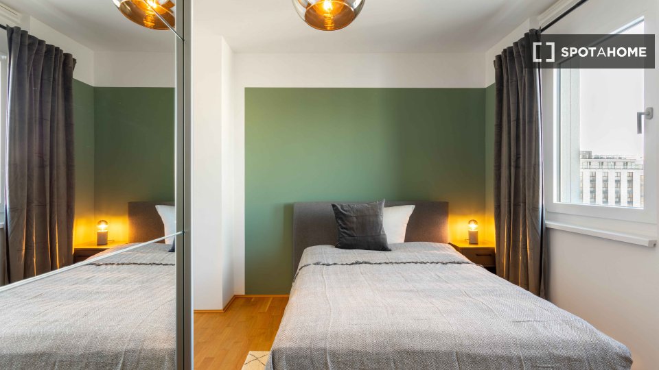Double room Berlin, 3 beds, 92m² — photo 15