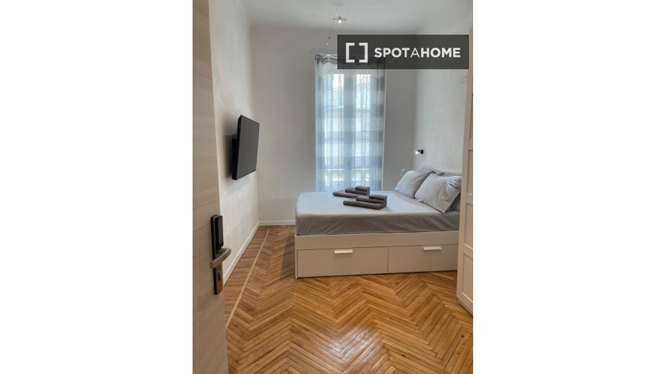 Double room Turin, 3 beds, 85m² — photo 6