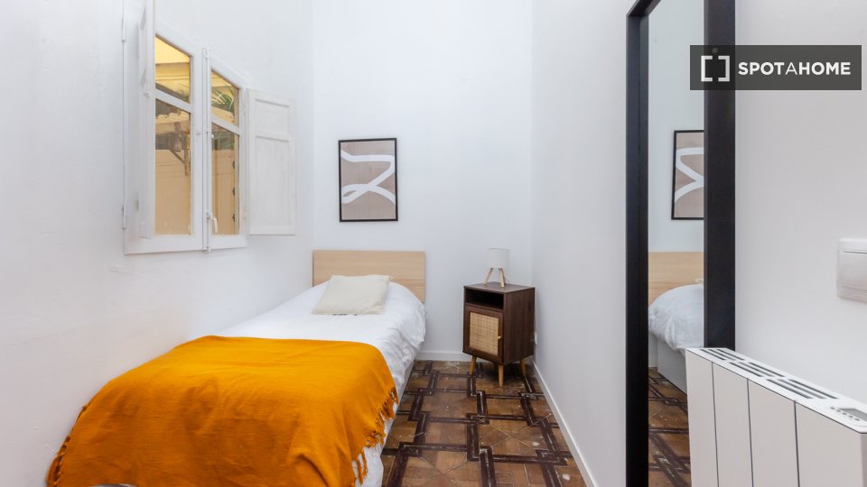 Double room Barcelona, 10 beds, 252m² — photo 1
