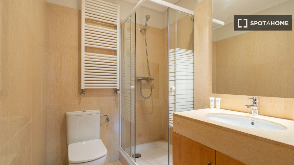 Apartment Porto, 4 beds, 80m² — photo 6