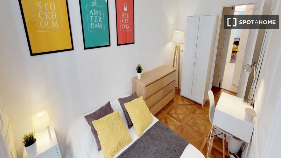 Double room Lyon, 5 beds, 130m² — photo 3
