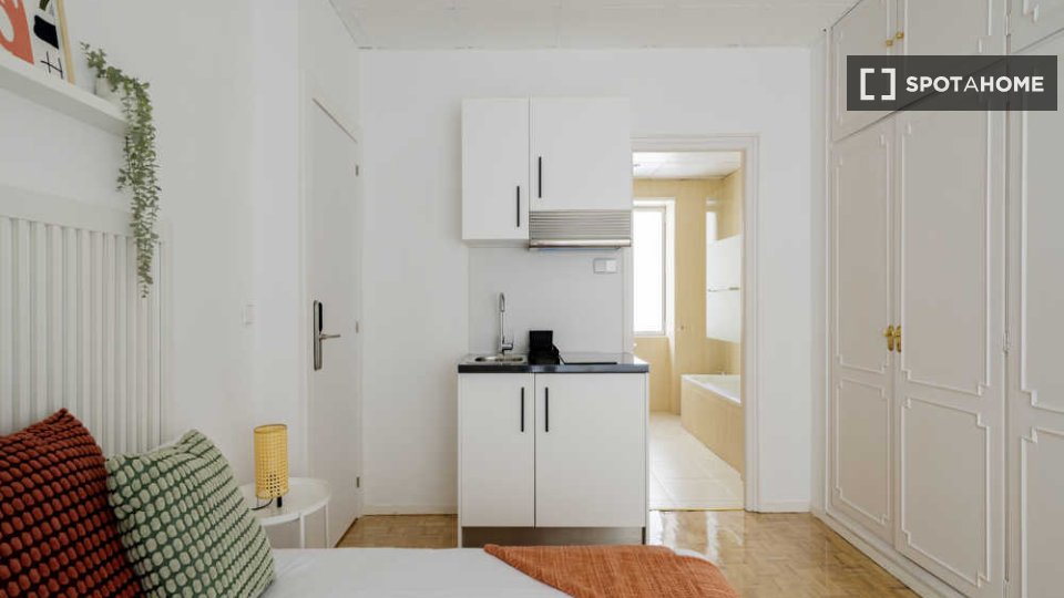 Double room Madrid, 8 beds — photo 21