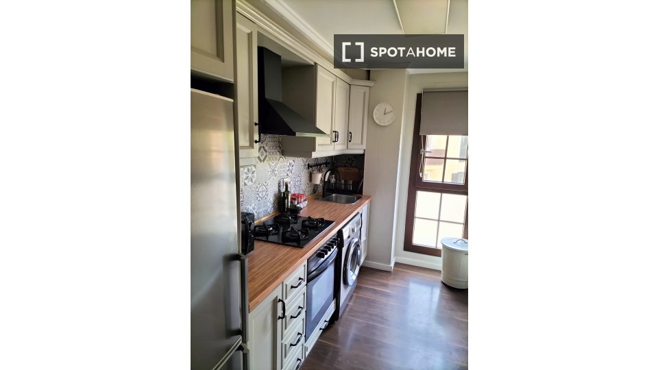 Double room Valencia, 2 beds, 100m² — photo 12