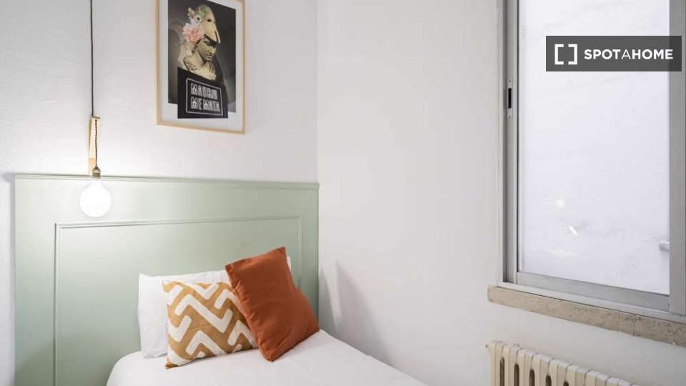 Double room Madrid, 68 beds, 2620m² — photo 26