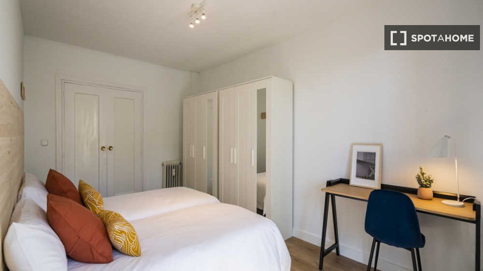 Double room Madrid, 16 beds — photo 39