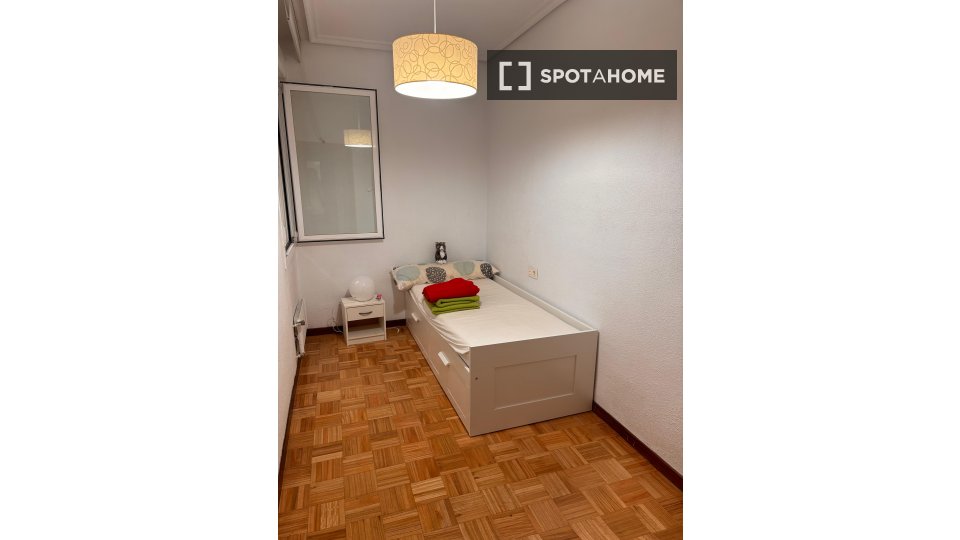 Double room Pamplona, 1 bed — photo 1