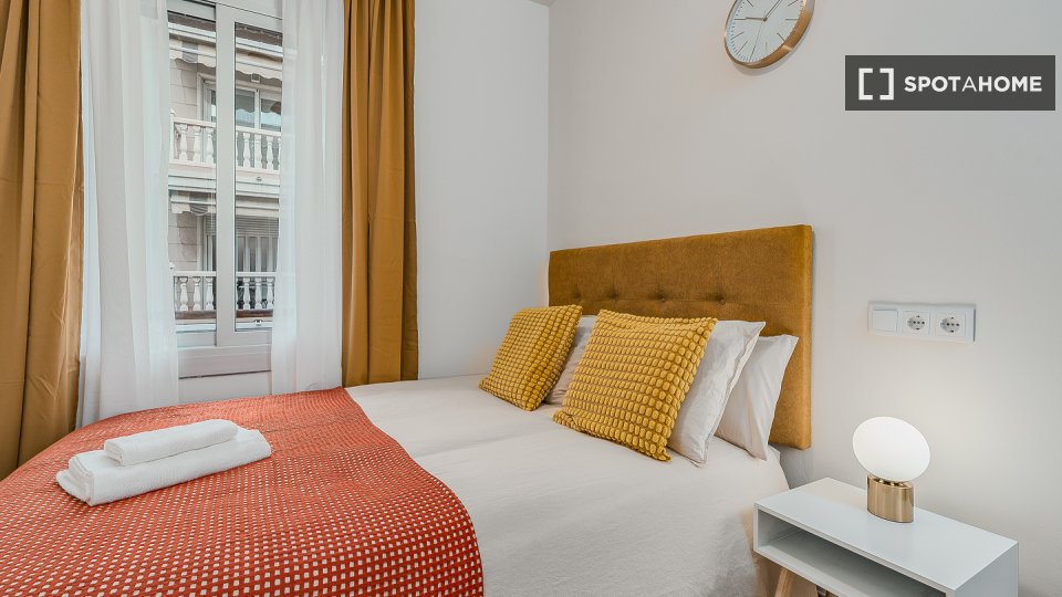 Double room Barcelona, 6 beds, 120m² — photo 80