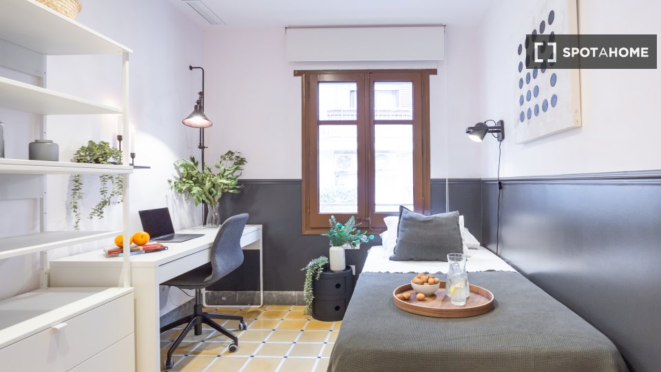Double room Barcelona, 16 beds, 380m² — photo 2