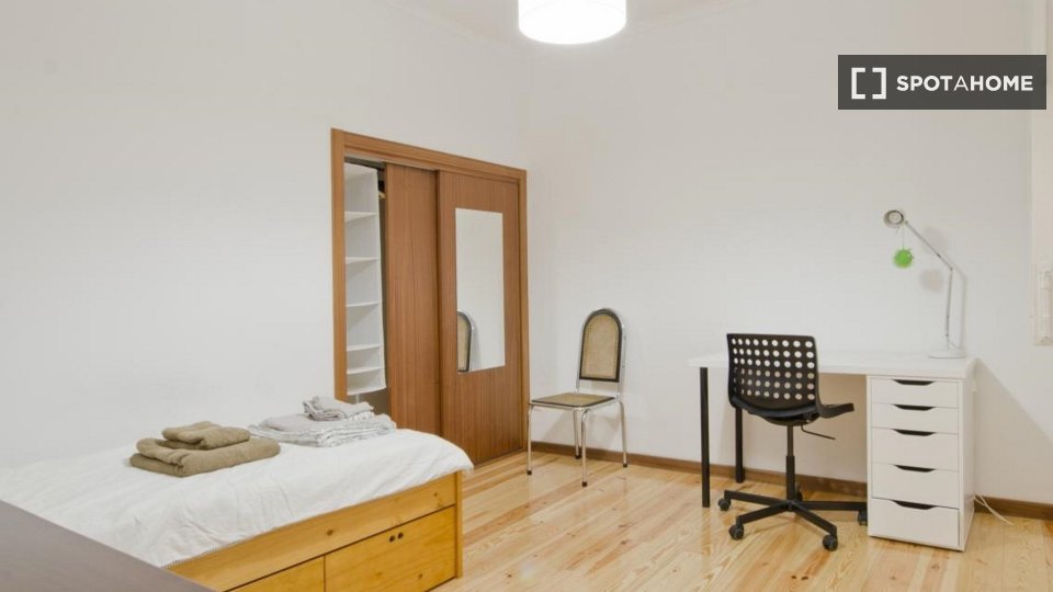 Double room Lisbon, 6 beds, 150m² — photo 48