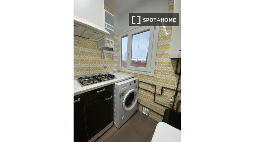 Double room Madrid, 3 beds — photo 17