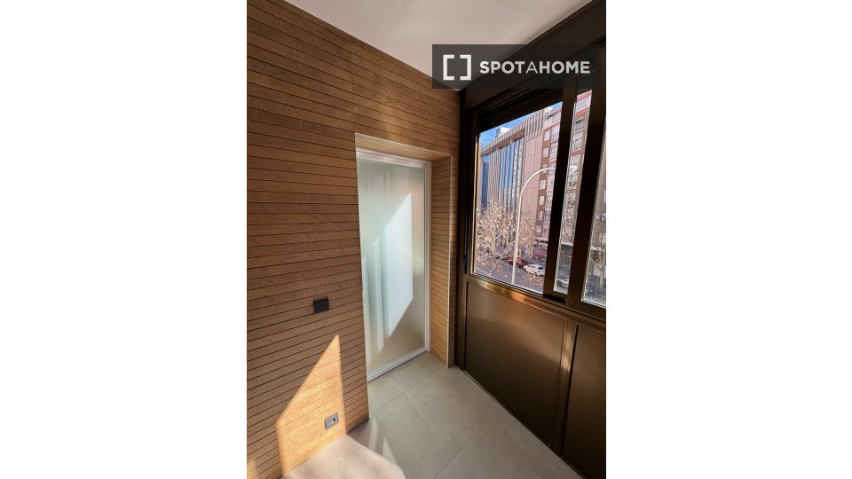 Double room Madrid, 1 bed — photo 5