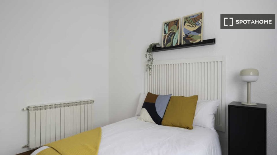 Double room Madrid, 4 beds — photo 25