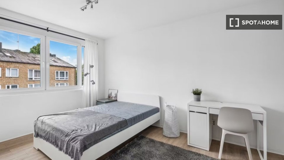 Double room Hamburg, 2 beds, 43m² — photo 11