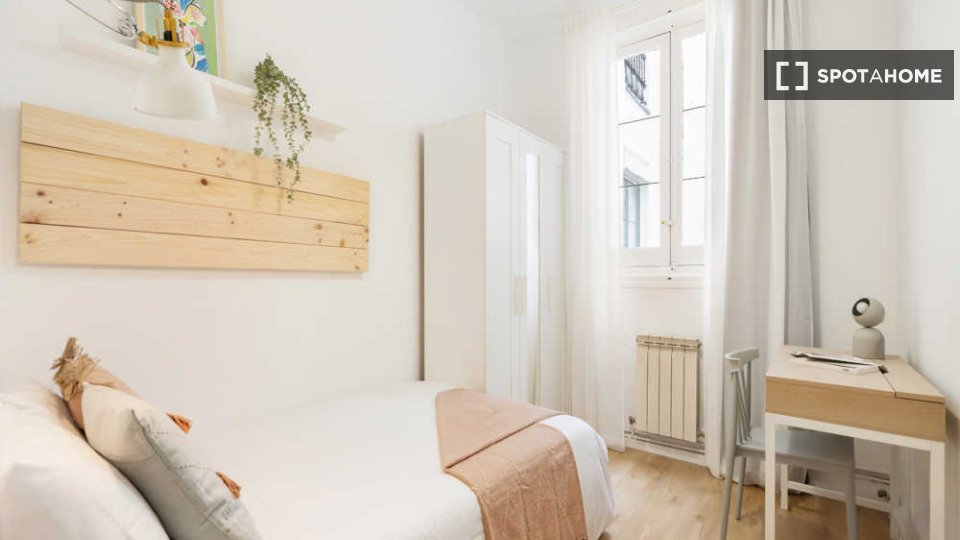 Double room Madrid, 7 beds — photo 26