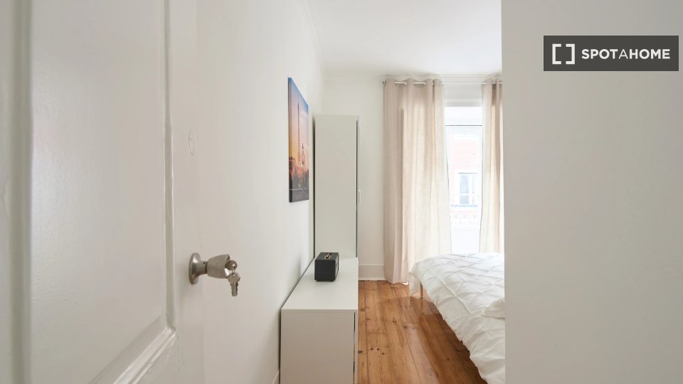 Double room Lisbon, 8 beds — photo 11