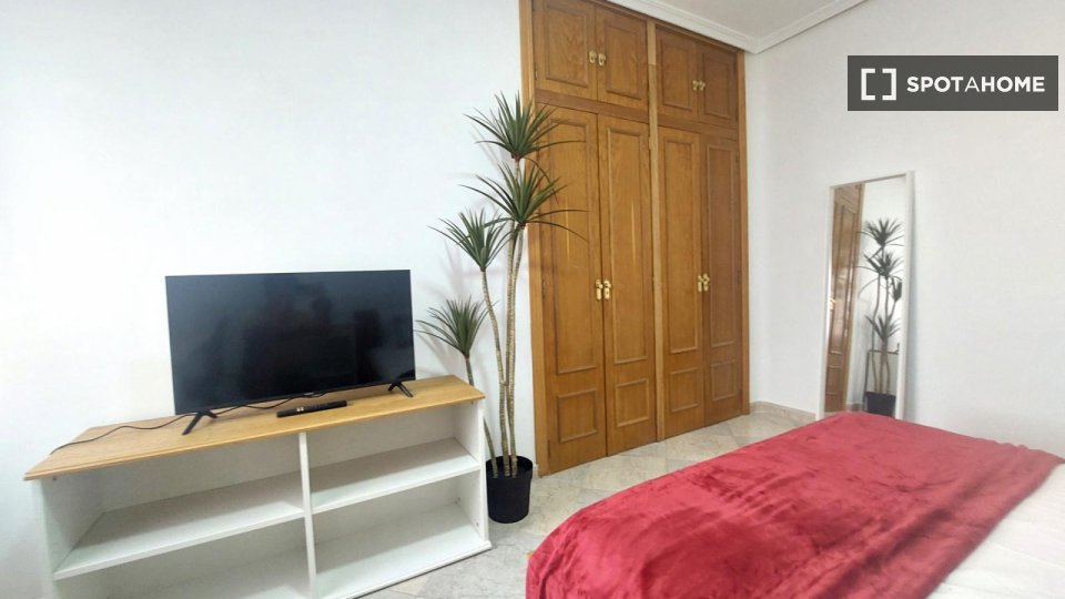 Double room Madrid, 4 beds, 95m² — photo 24