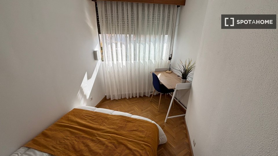 Double room Madrid, 9 beds, 200m² — photo 2