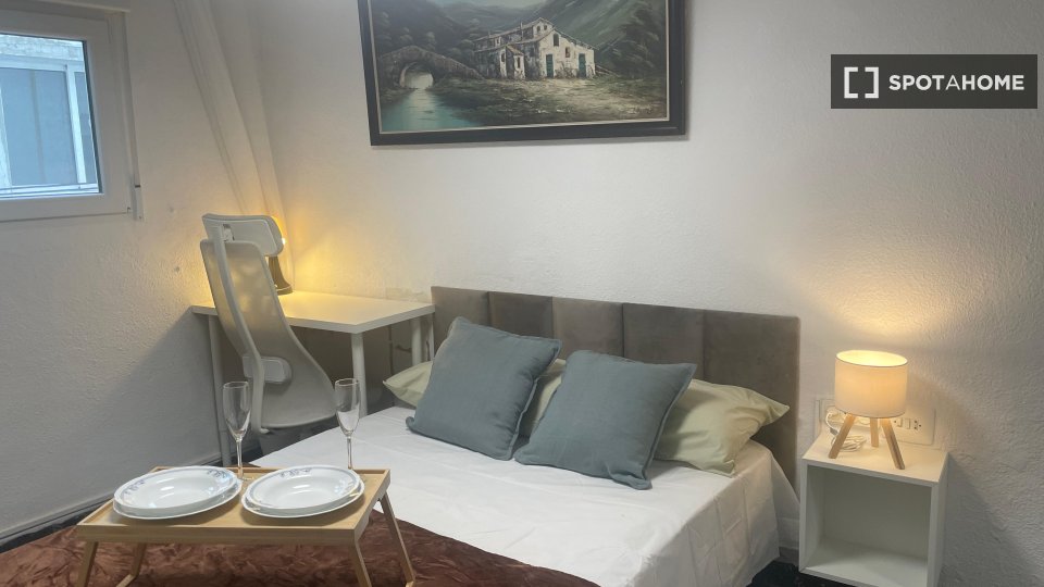 Double room Valencia, 5 beds, 120m² — photo 15