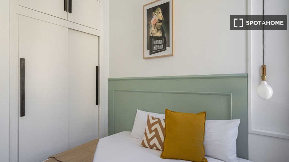 Double room Madrid, 67 beds — photo 61