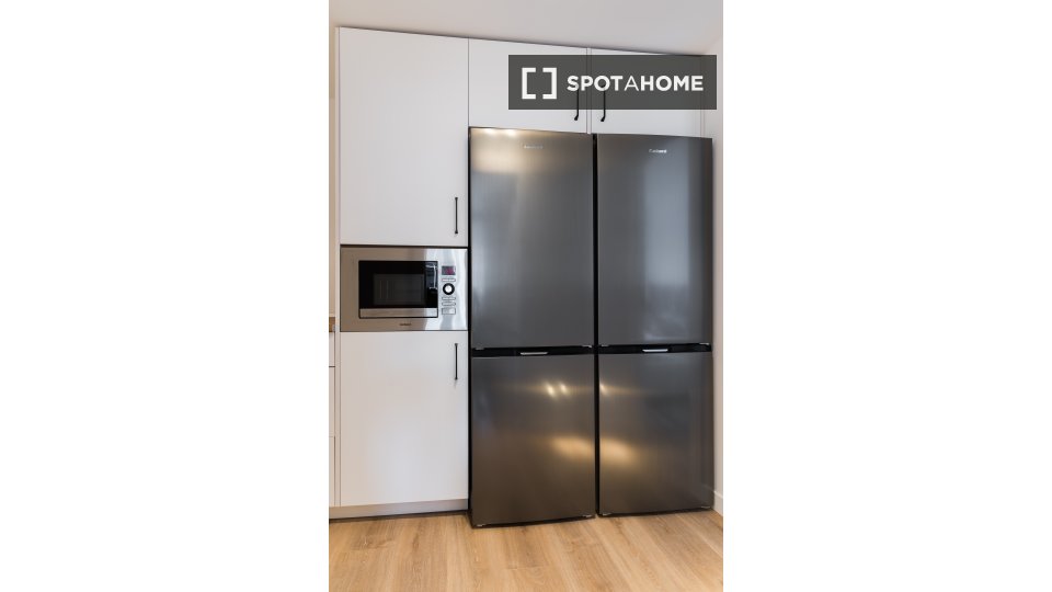 Double room Madrid, 6 beds, 120m² — photo 4