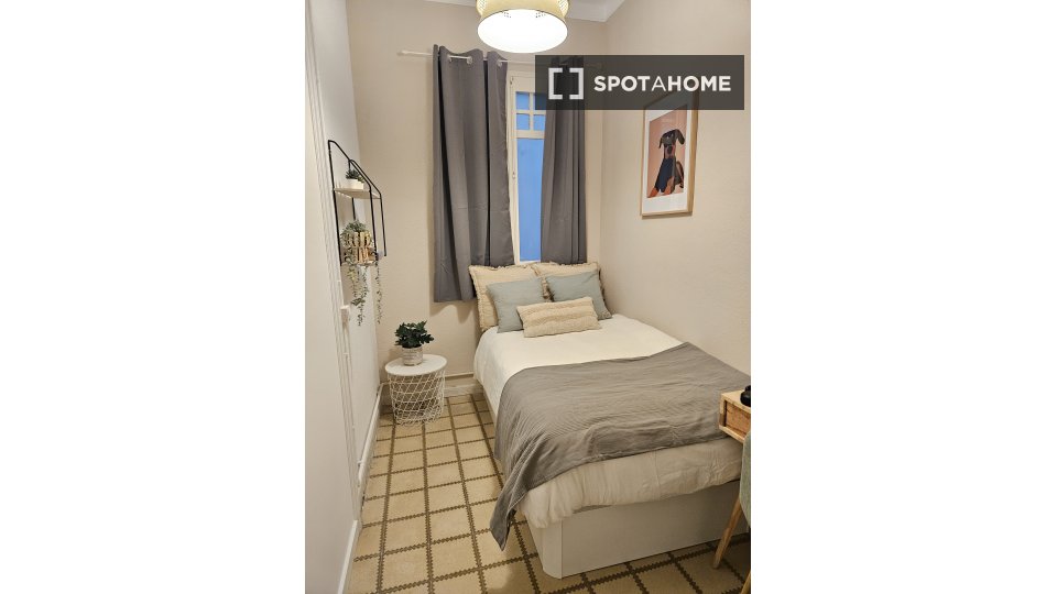 Double room Barcelona, 5 beds, 130m² — photo 5