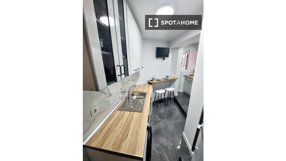 Double room Madrid, 3 beds, 60m² — photo 20