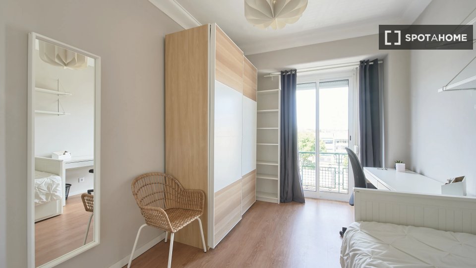 Double room Lisbon, 6 beds — photo 14