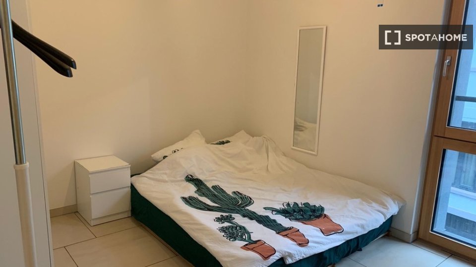 Double room Brussels, 1 bed, 98m² — photo 1