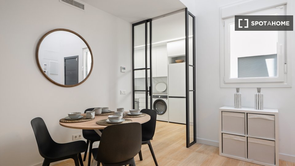 Double room Madrid, 4 beds, 140m² — photo 6
