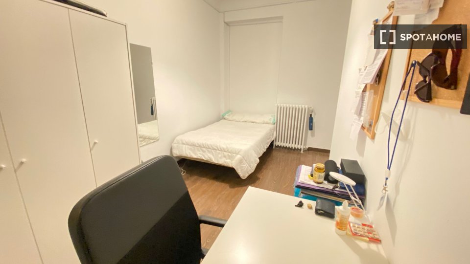 Double room Madrid, 8 beds — photo 16