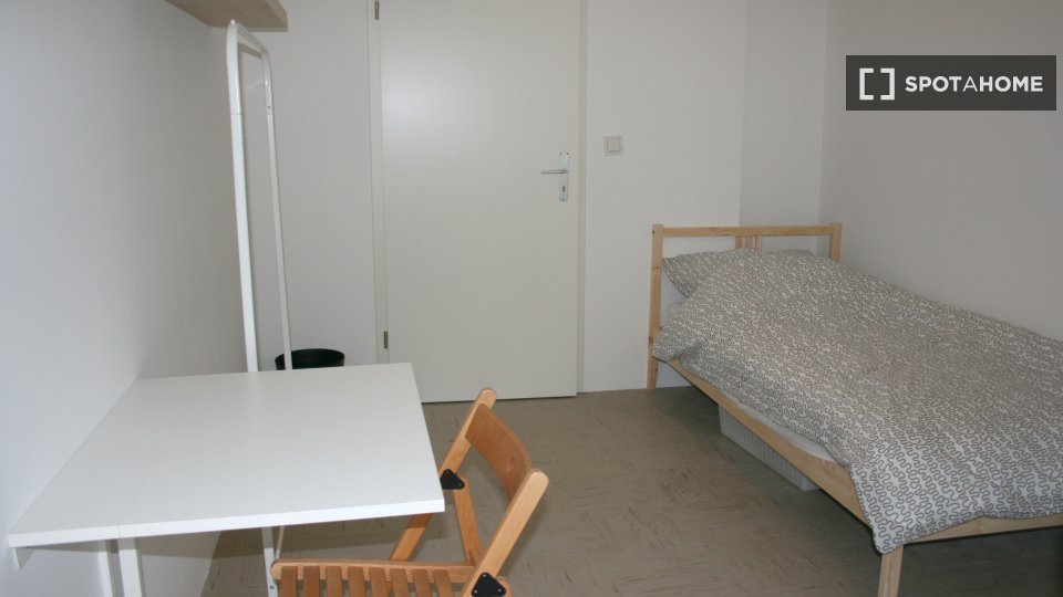 Double room Berlin, 4 beds, 81m² — photo 14