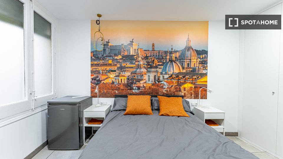 Double room Madrid, 18 beds, 450m² — photo 8