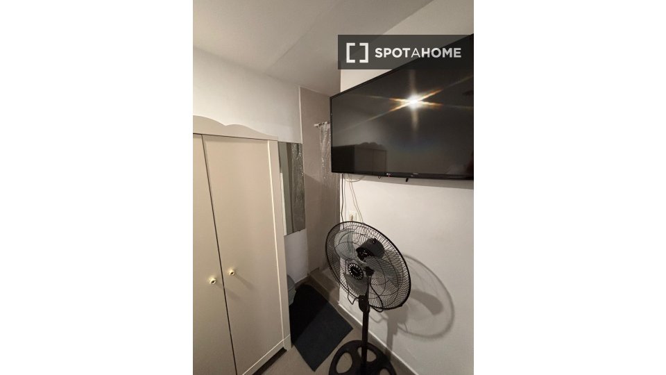 Double room Valencia, 6 beds, 70m² — photo 10