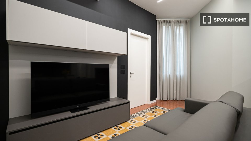 Apartment Milan, 2 beds, 72m² — photo 4