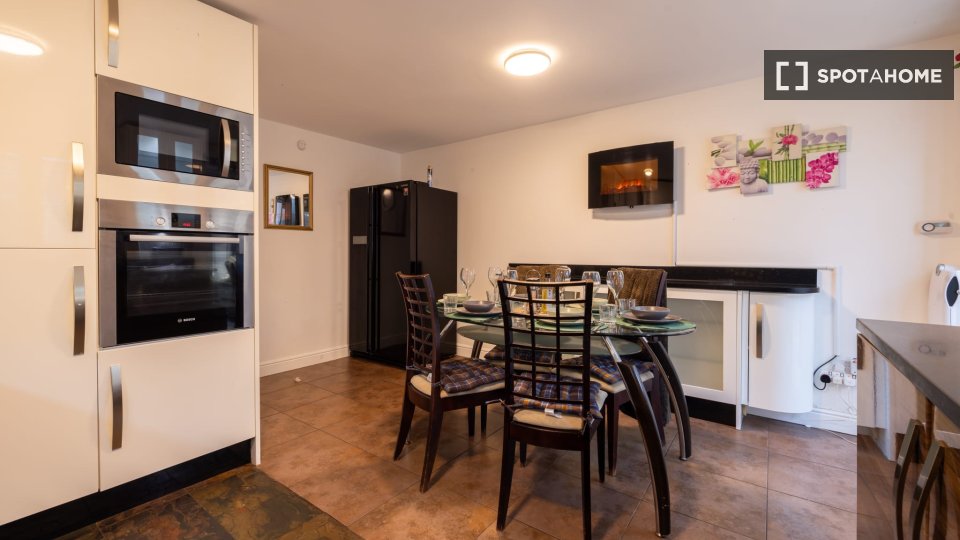 Apartment London, 4 beds, 102m² — photo 49