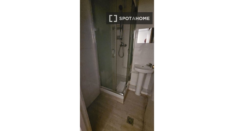 Apartment Barcelona, 5 beds, 110m² — photo 11