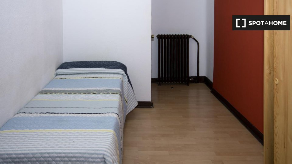 Double room Madrid, 11 beds — photo 2
