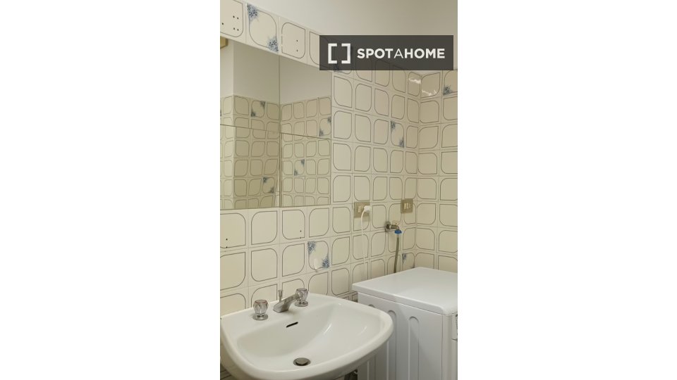 Double room Milan, 3 beds — photo 12