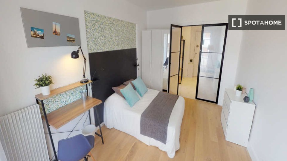 Double room Paris, 5 beds, 110m² — photo 7