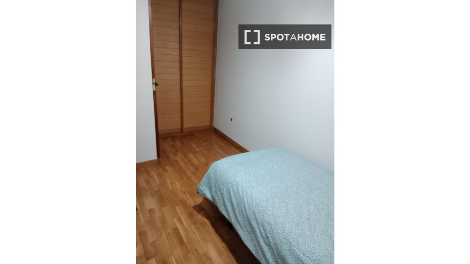 Double room Madrid, 4 beds, 100m² — photo 19