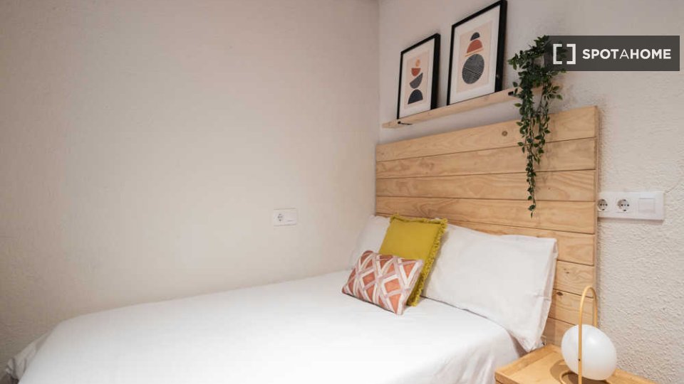 Double room Madrid, 6 beds — photo 46