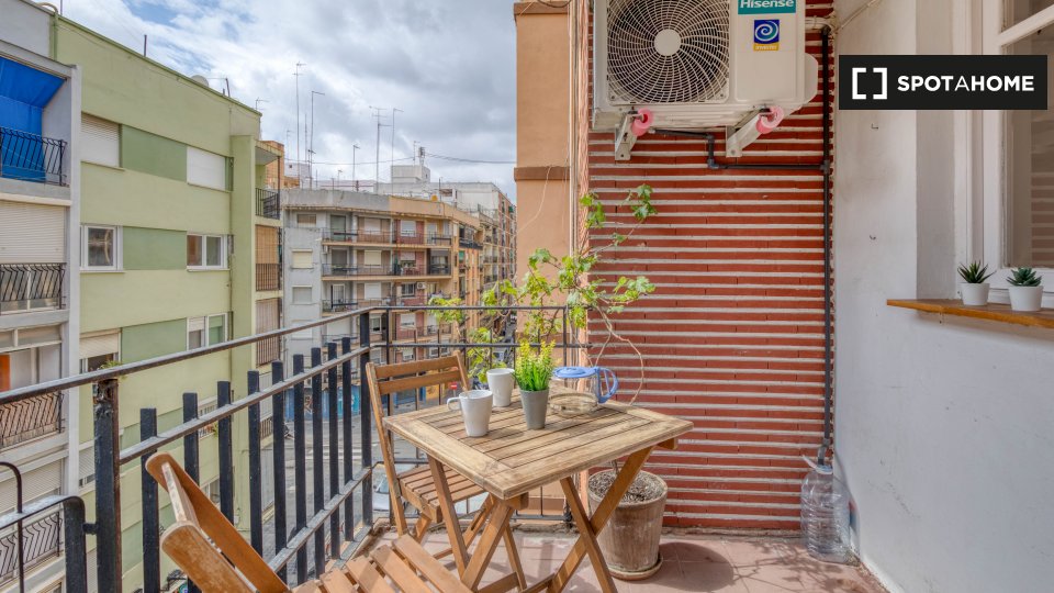 Double room Valencia, 4 beds, 80m² — photo 11